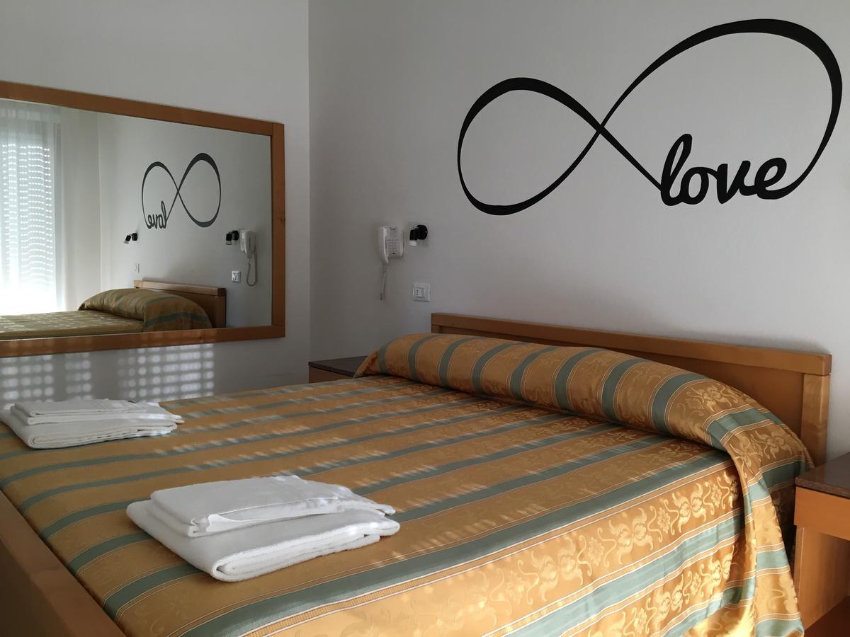 Hotel Infinity 2*